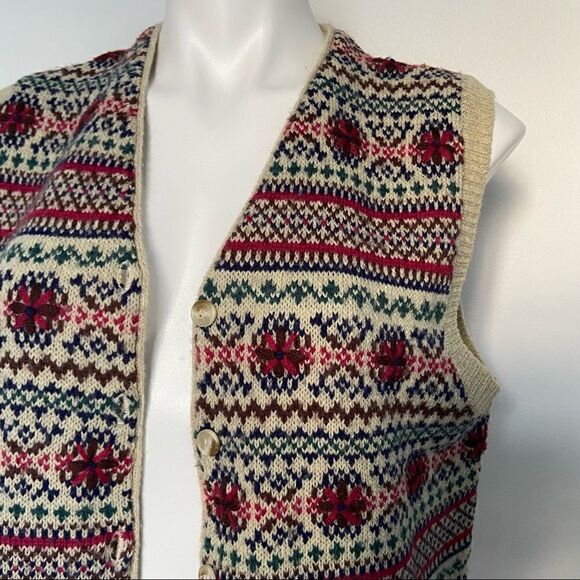 Vintage 70s Floral Embroidery  sweater Vest Faire Isle - Picture 3 of 12